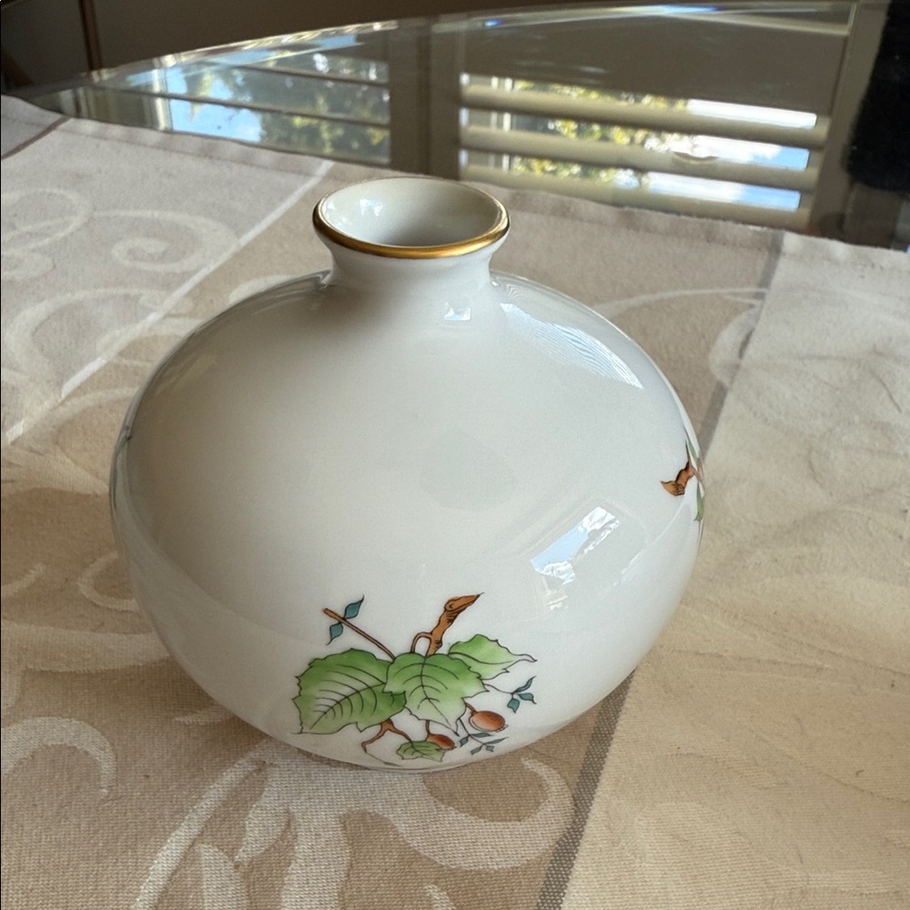 Herend Elegant White Bud Vase with Leaf Design
